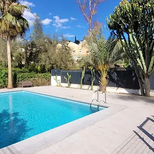 https://cozy-home-terrace-parking-and-pool.es-andalucia.com